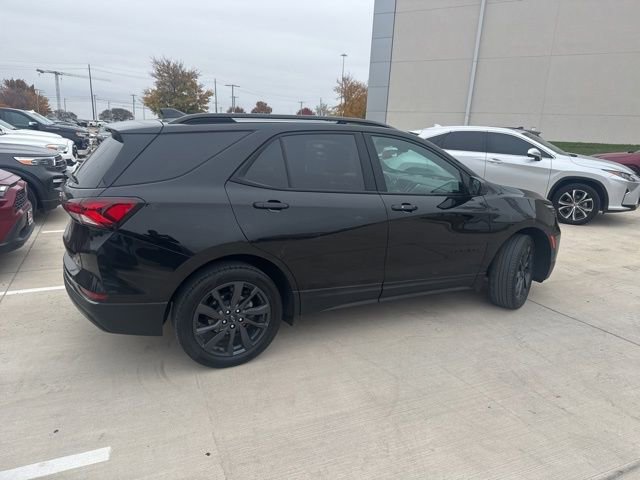 Used 2023 Chevrolet Equinox RS image 3
