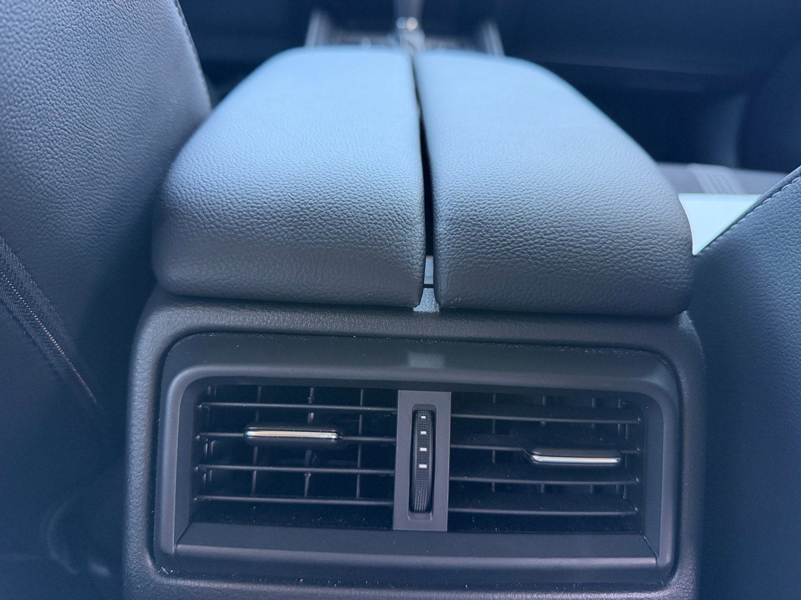 Used 2023 Volkswagen ID.4 Pro RWD image 32