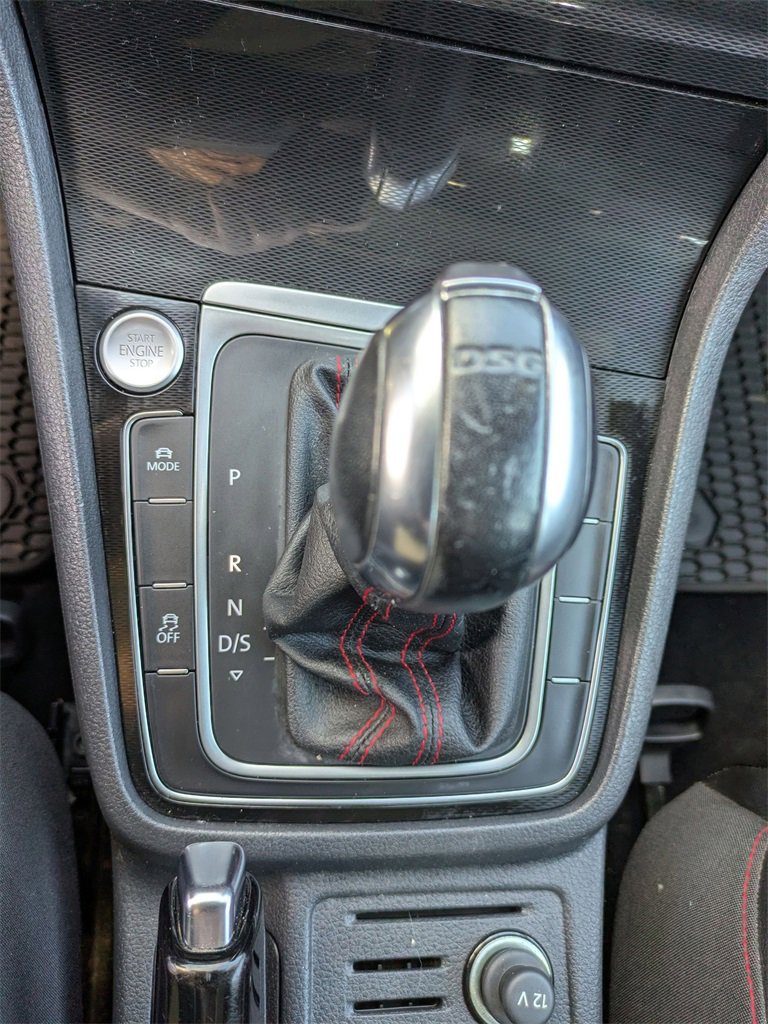 Used 2017 Volkswagen GTI SE image 27