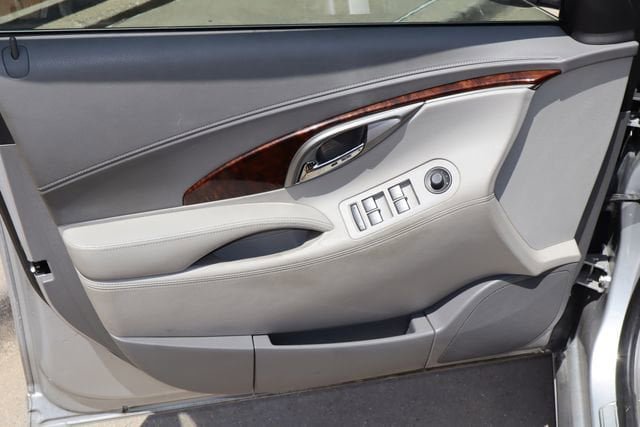 Used 2012 Buick LaCrosse Convenience FWD image 18