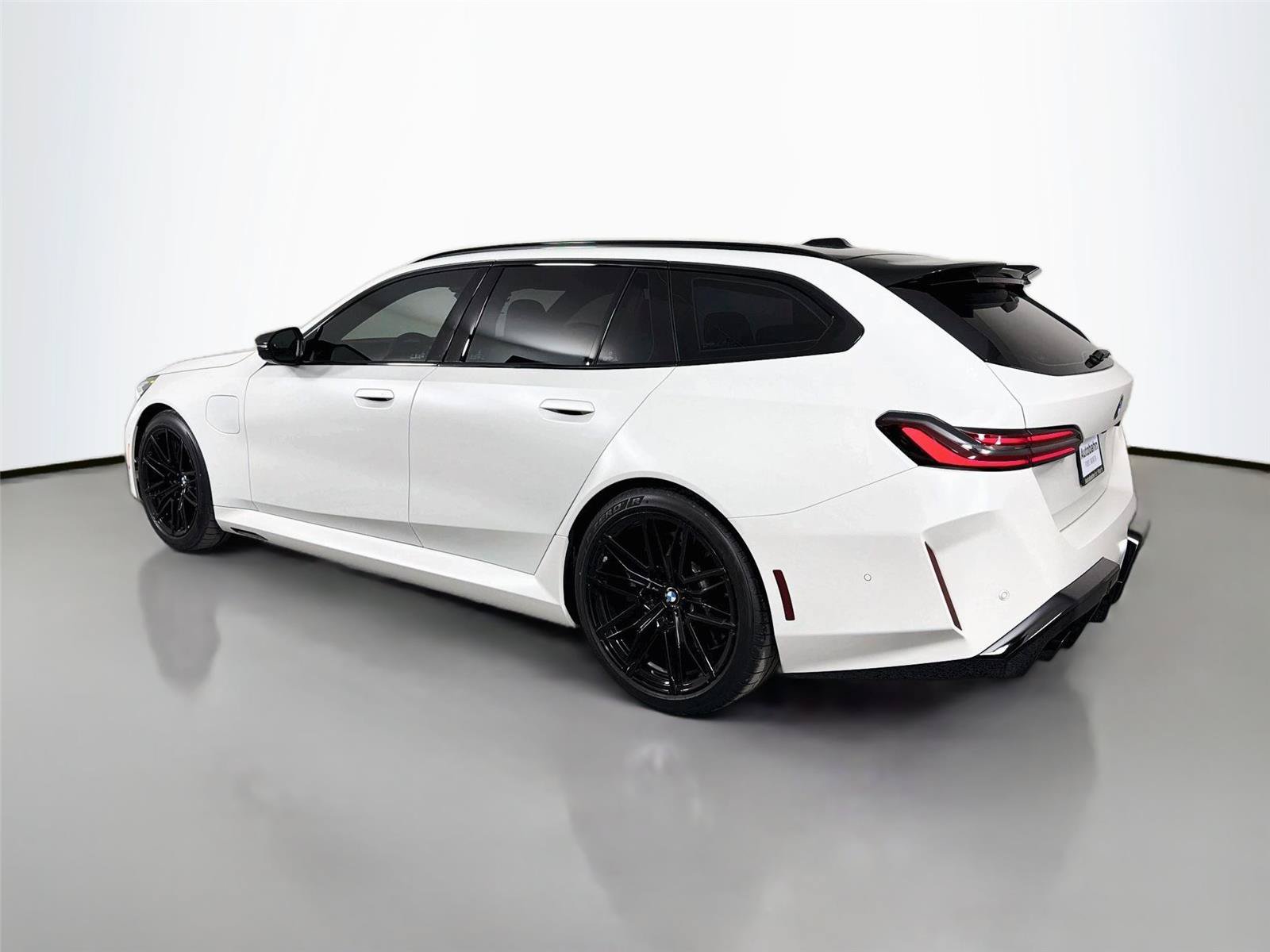 New 2027 BMW M5 Touring AWD/4WD image 7