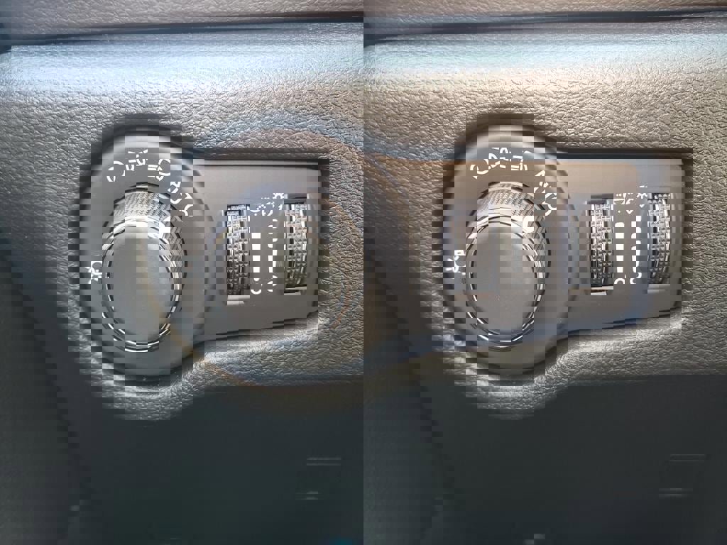 New 2026 Chrysler Voyager LX image 26