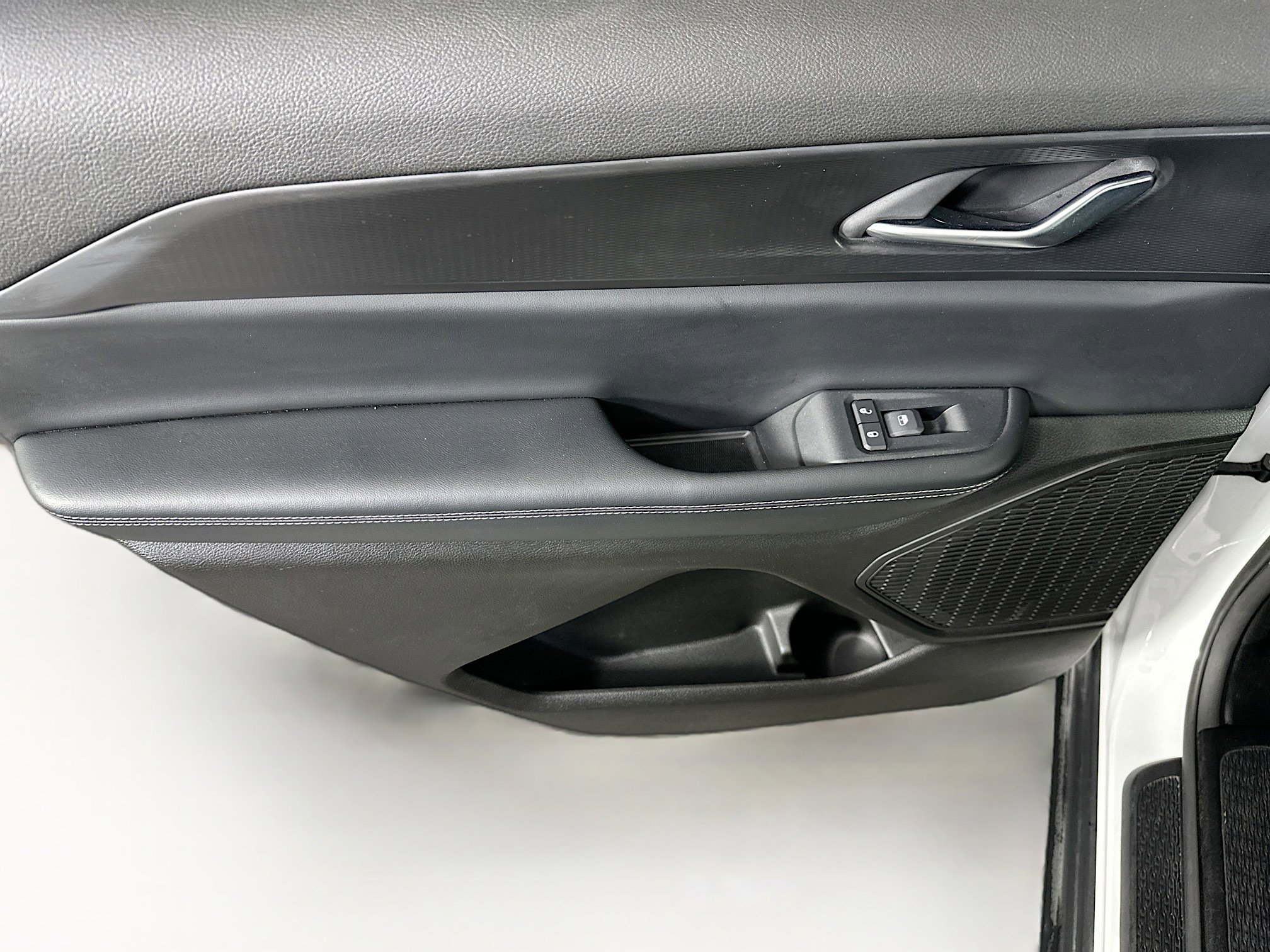 Used 2024 Jeep Grand Cherokee L Laredo image 25