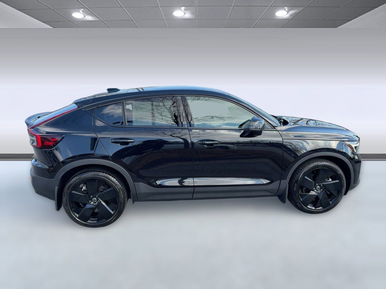 Certified 2025 Volvo EC40 Ultra image 8