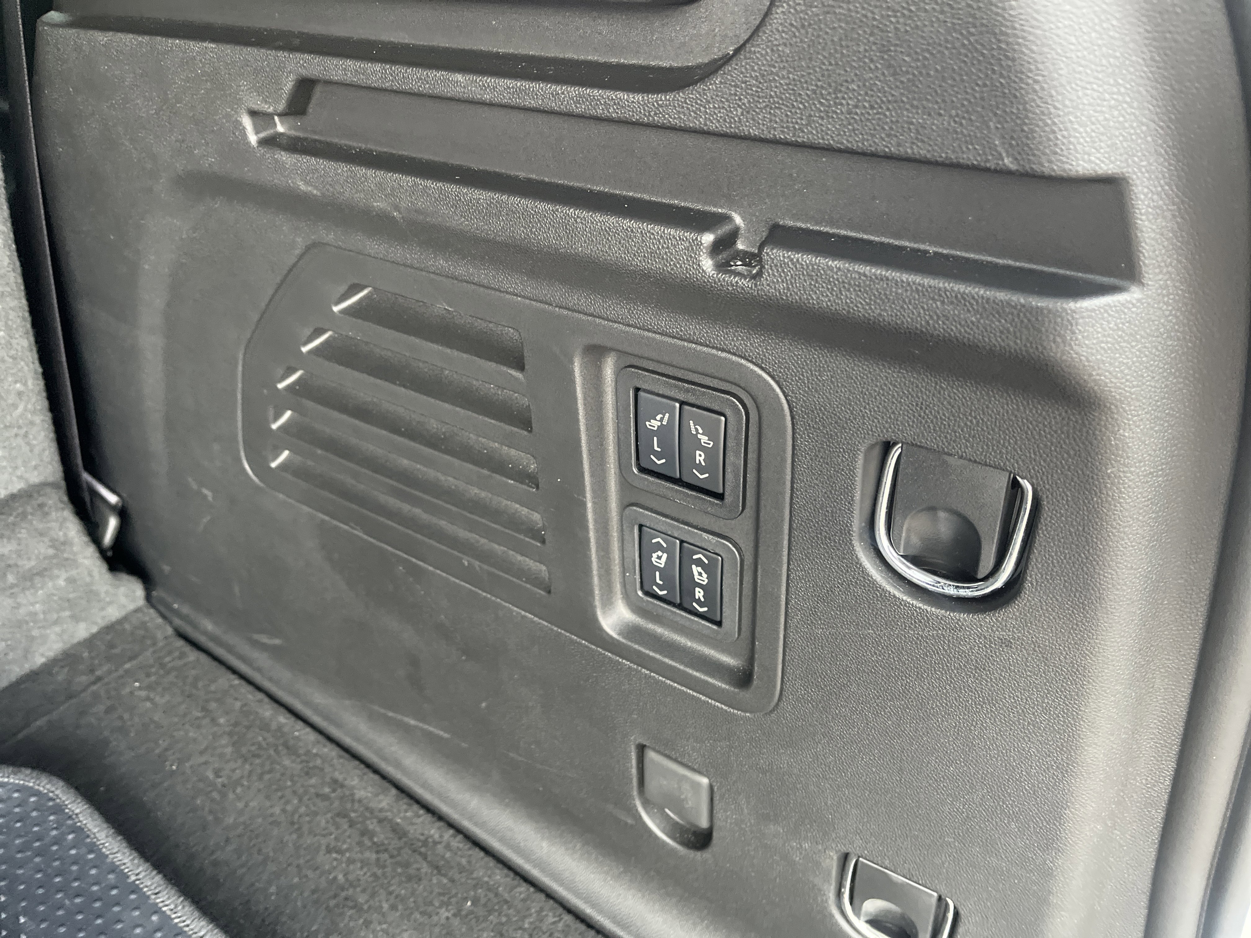 Used 2024 Chevrolet Traverse RS w/ LPO, Floor Liner Package image 21