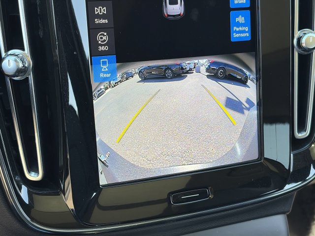 Certified 2023 Volvo XC40 B4 Ultimate w/ Climate Package FWD image 29