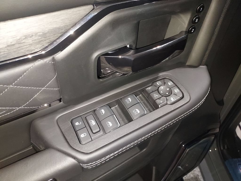 New 2026 RAM 2500 Limited AWD/4WD image 19
