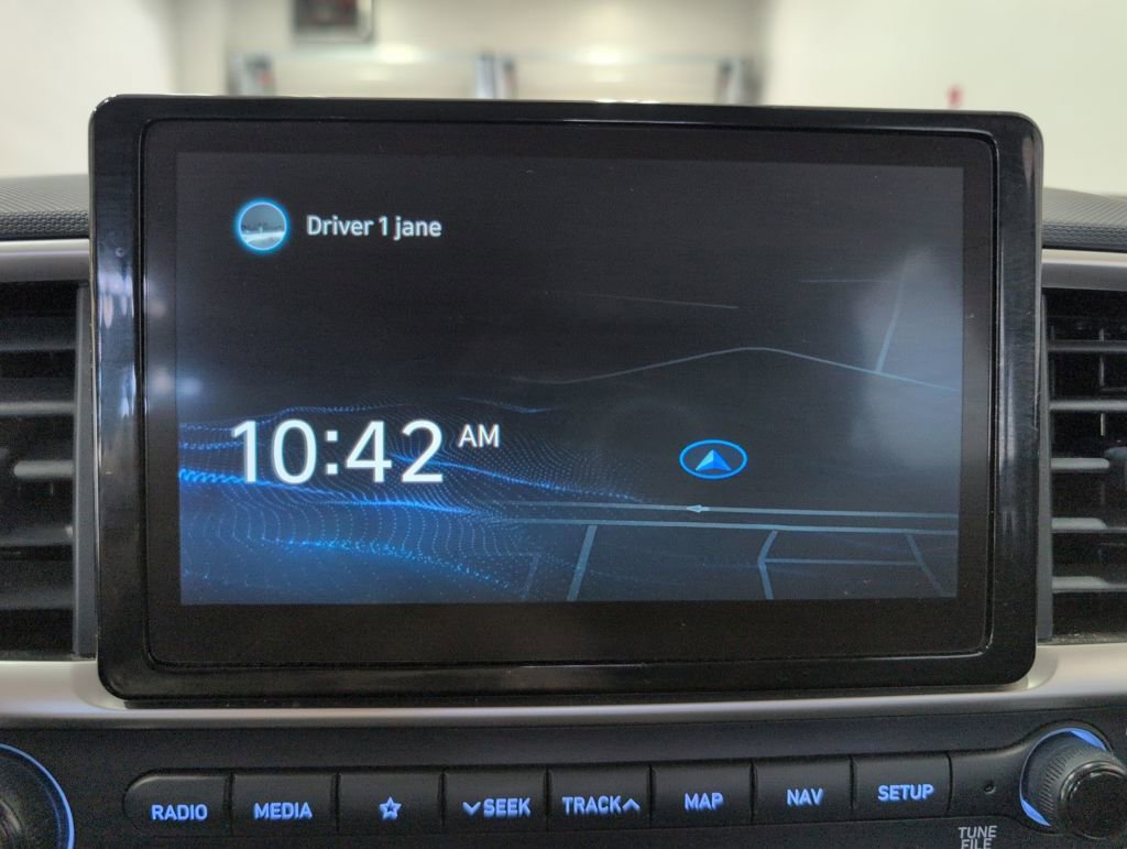 Certified 2021 Hyundai Venue image 20