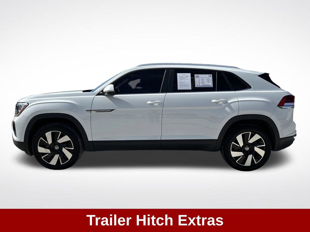 Used 2025 Volkswagen Atlas Cross Sport SE FWD image 3