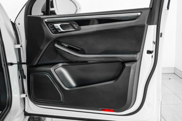 Used 2016 Porsche Macan Turbo w/ Premium Package Plus image 46