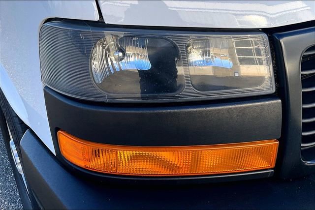 Used 2023 GMC Savana 3500 w/ Driver Convenience Package RWD image 29