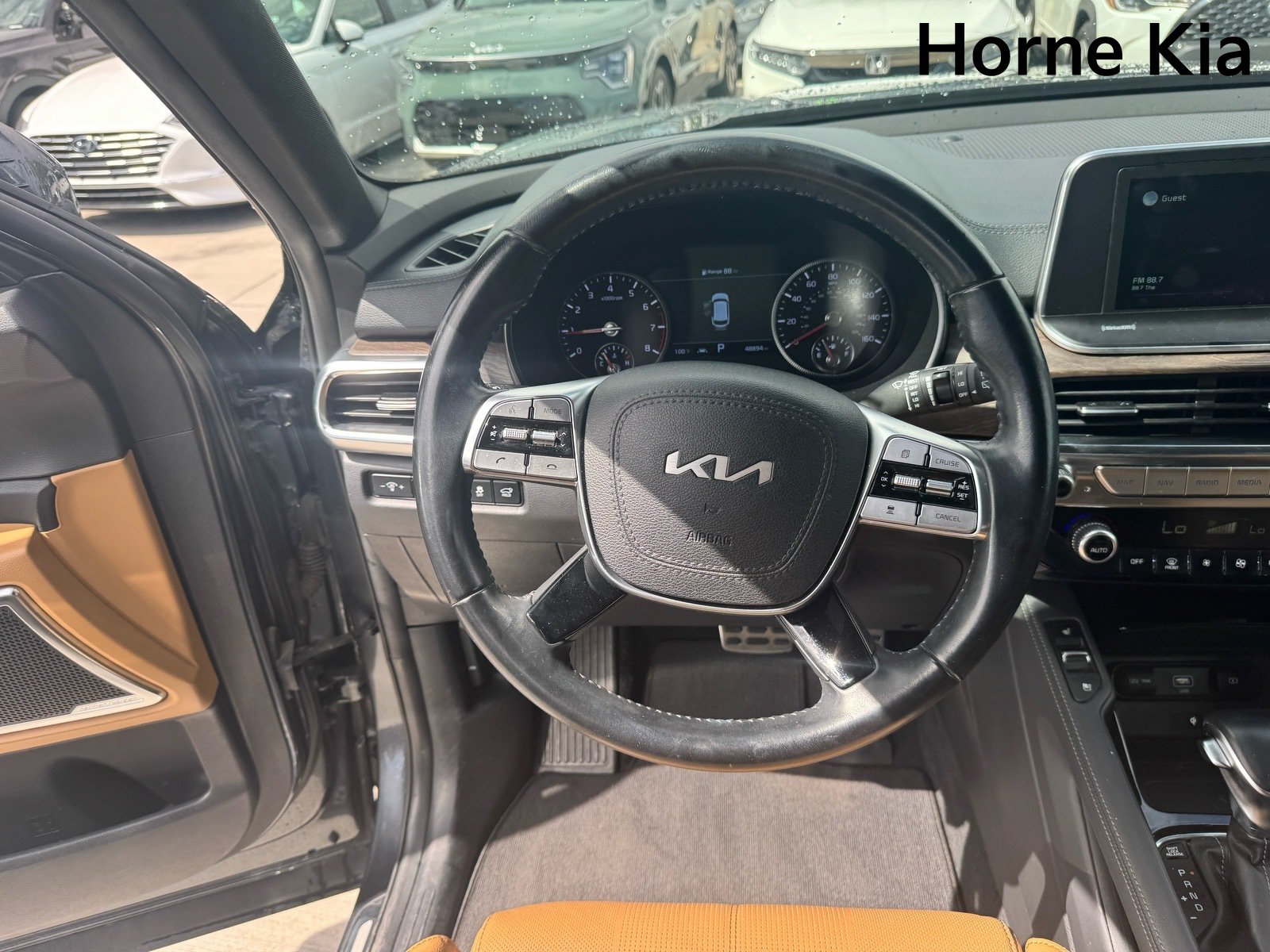 Certified 2022 Kia Telluride SX w/ Towing Package FWD image 17