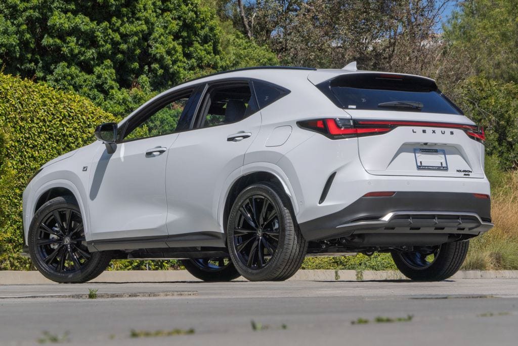 New 2026 Lexus NX 450h+ F Sport AWD/4WD image 2