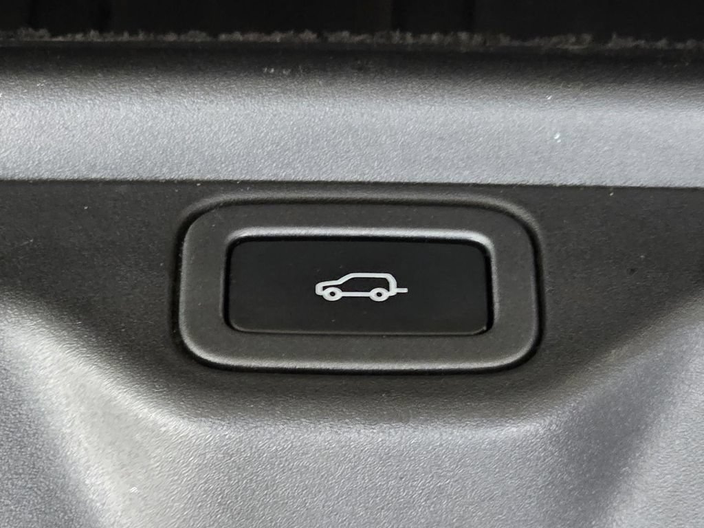 Used 2020 Land Rover Range Rover HSE AWD/4WD image 16