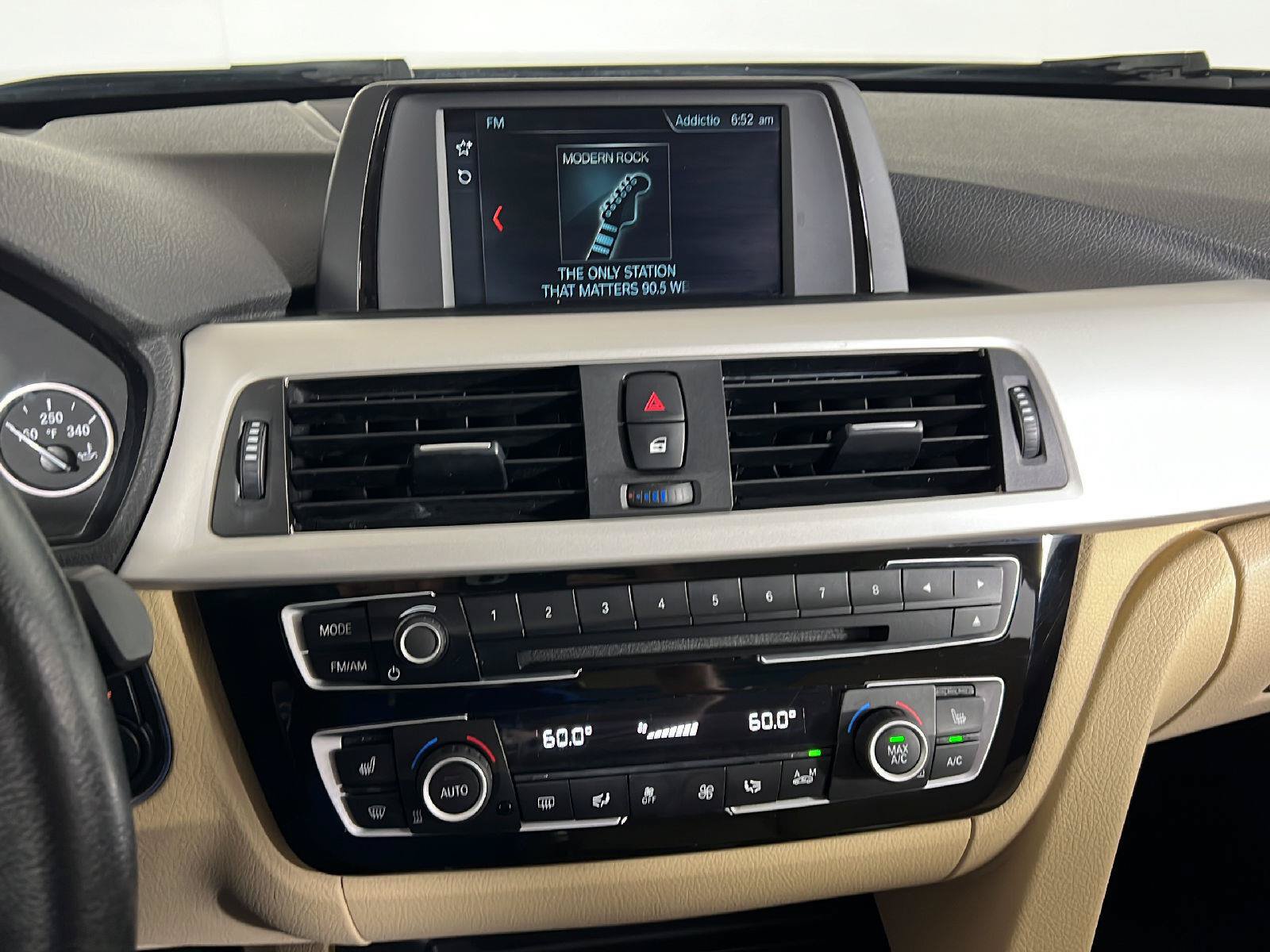 Used 2018 BMW 320i xDrive Sedan AWD/4WD image 8