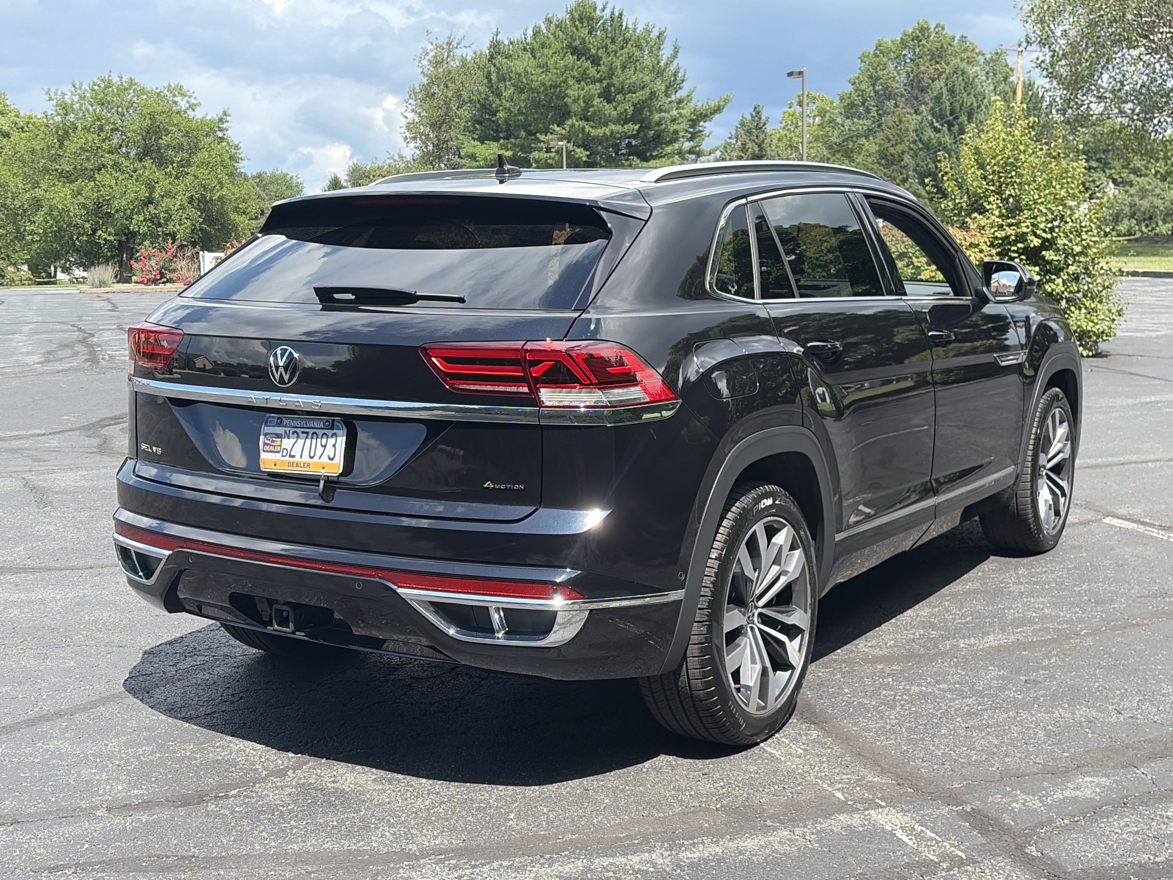 Used 2023 Volkswagen Atlas Cross Sport SEL Premium R-Line AWD/4WD image 5