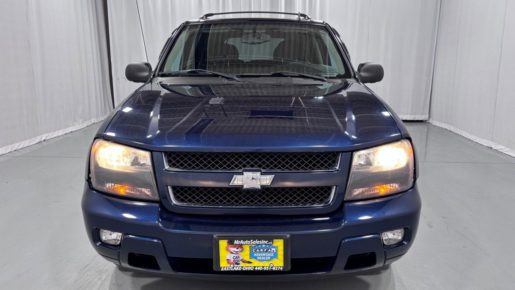 Used 2008 Chevrolet TrailBlazer LT w/ Sun And Sound Package AWD/4WD image 2