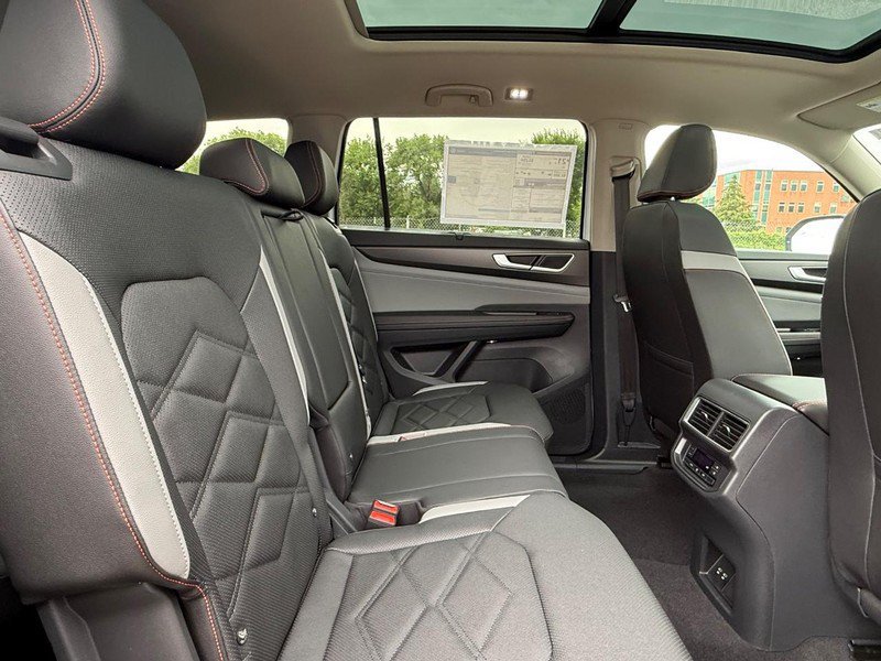 New 2026 Volkswagen Atlas Peak Edition AWD/4WD image 5