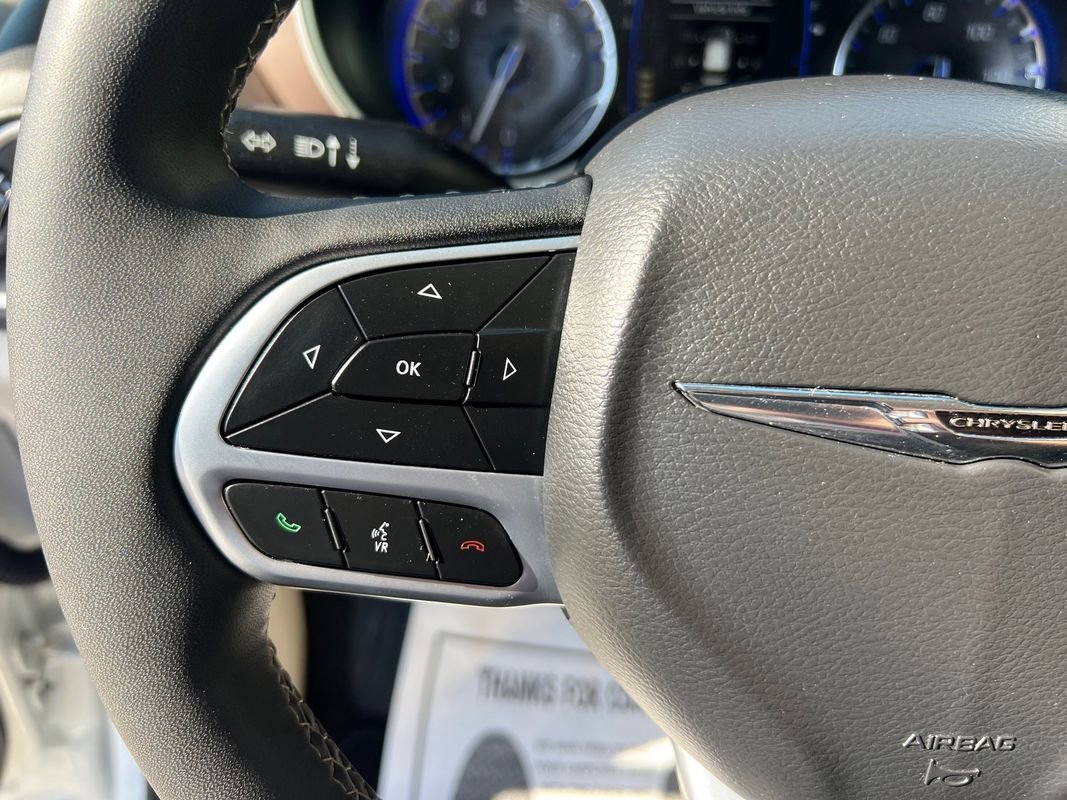 Used 2022 Chrysler Voyager LX image 18