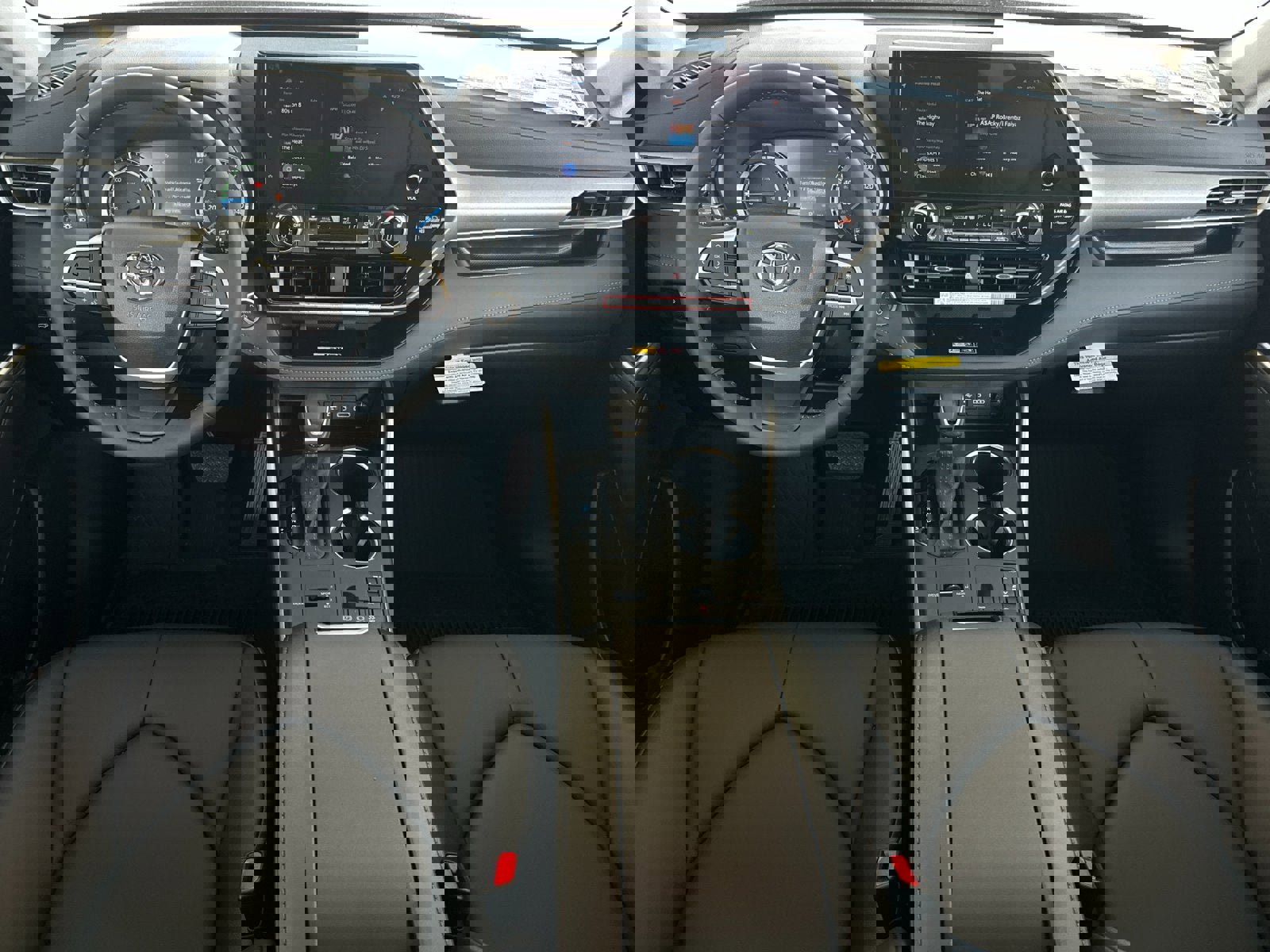 New 2026 Toyota Highlander XLE image 12