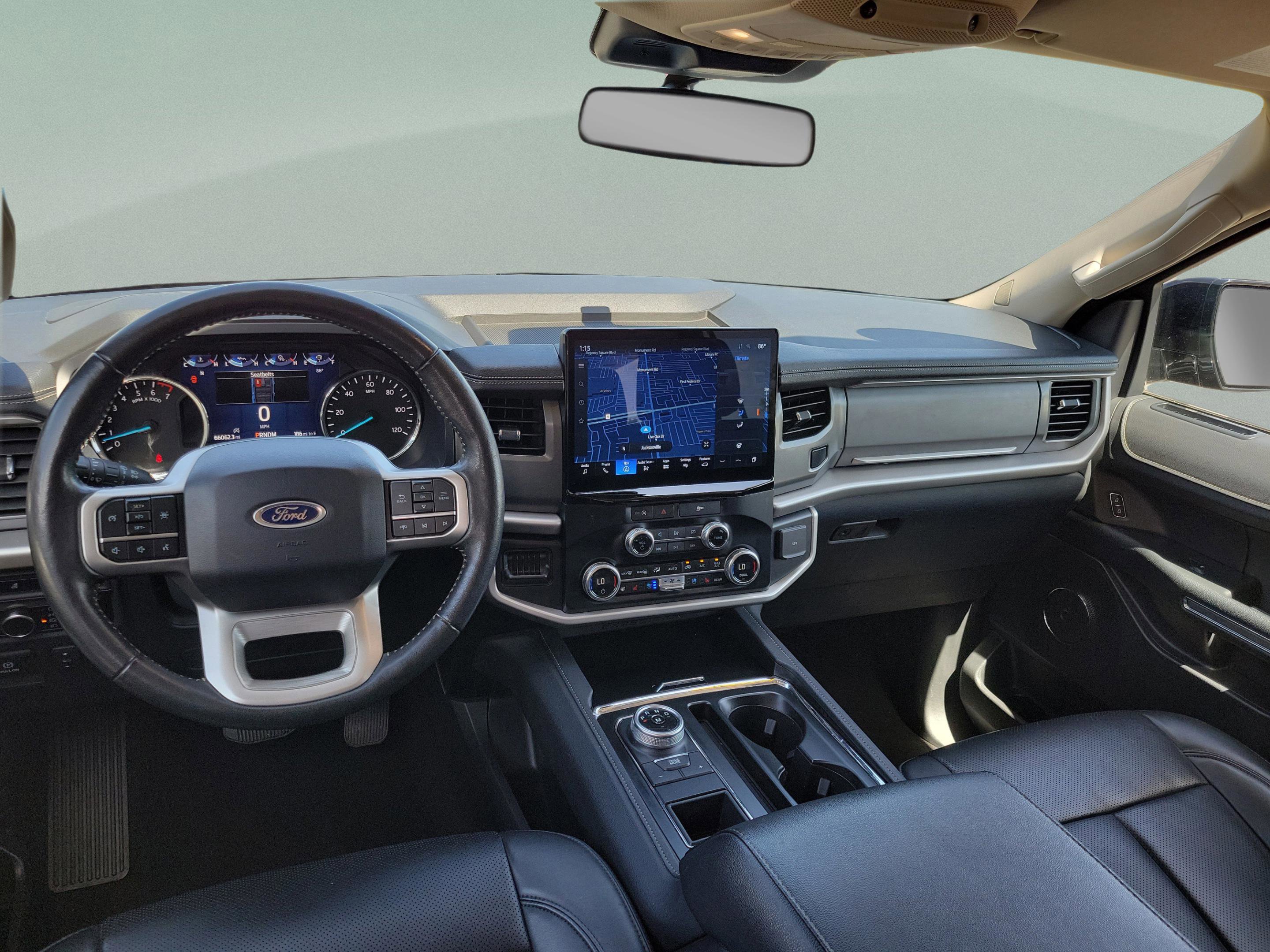 Used 2024 Ford Expedition XLT image 21