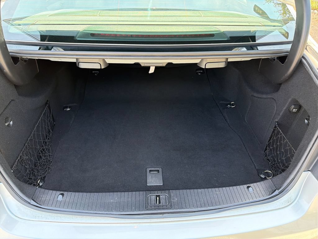 Used 2013 Mercedes-Benz E 350 4MATIC Sedan image 38