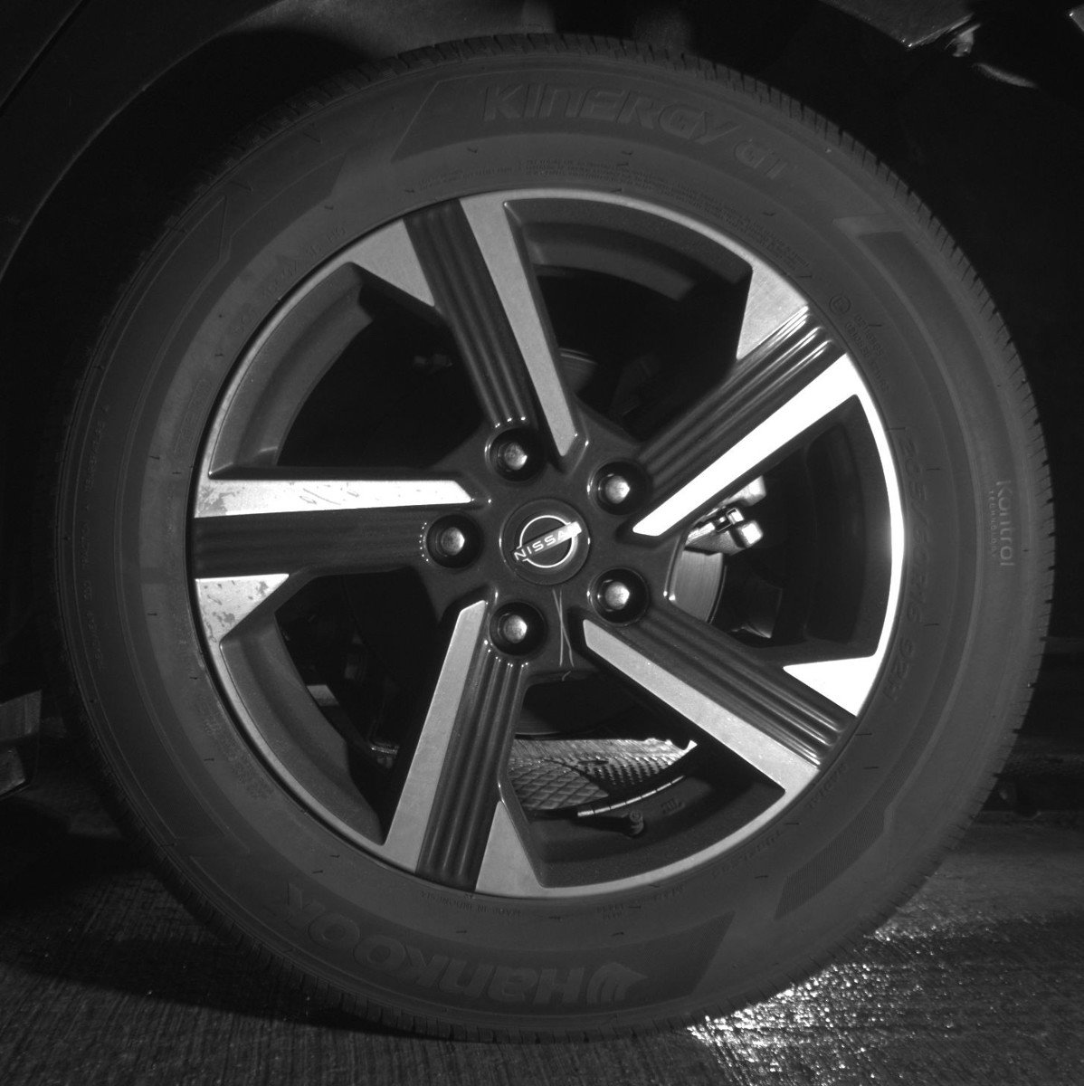 Used 2025 Nissan Sentra SV image 14