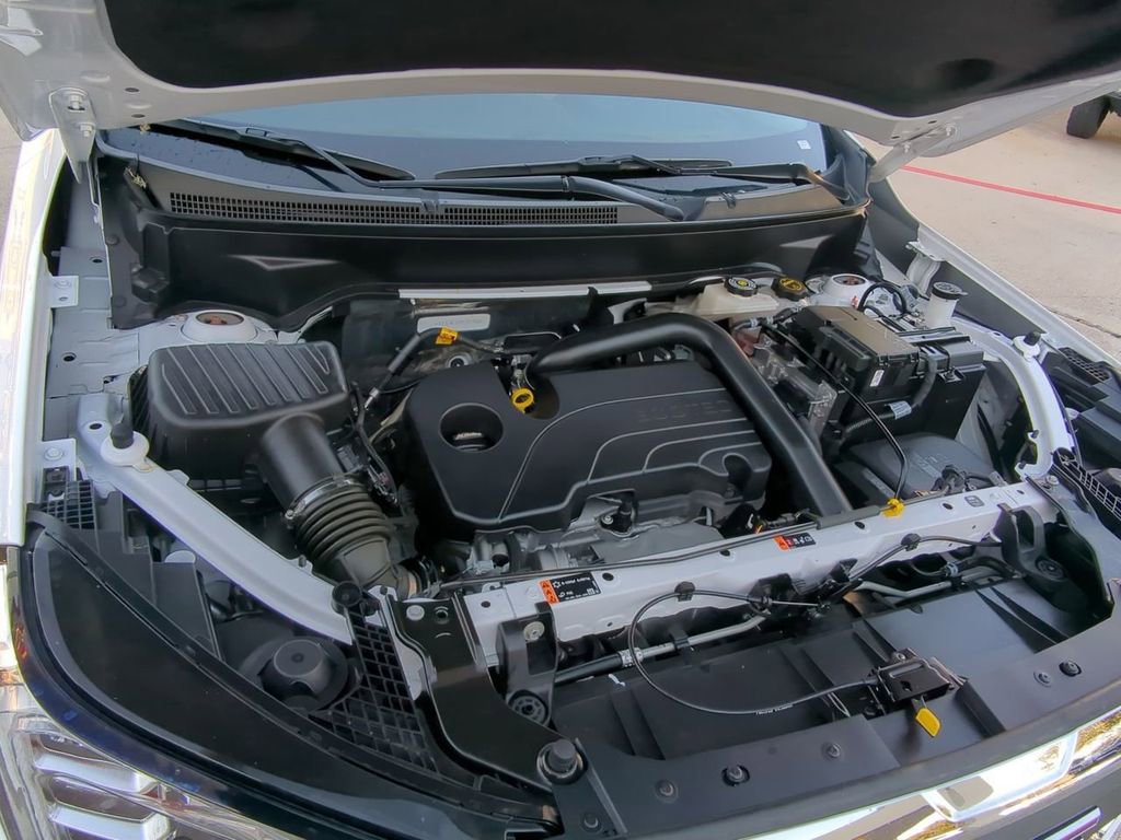 Used 2024 GMC Terrain SLE image 32