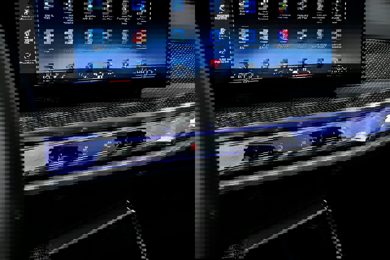 Used 2025 BMW 760i xDrive w/ Executive Package image 34