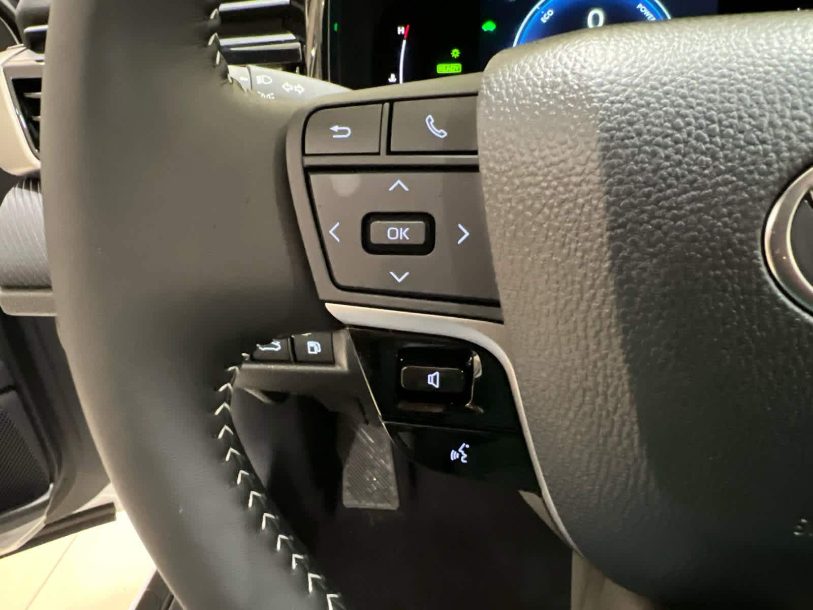 New 2026 Toyota Camry Hybrid w/ Multimedia Upgrade Package image 18