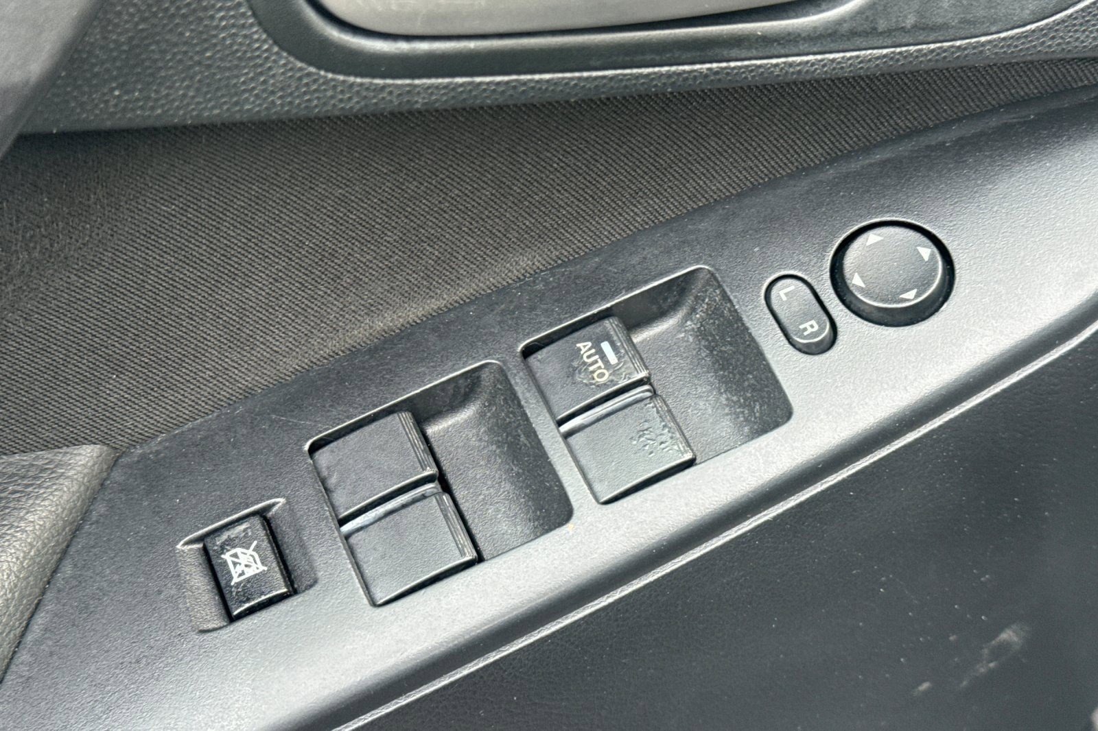 Used 2013 MAZDA MAZDA3 i SV image 12