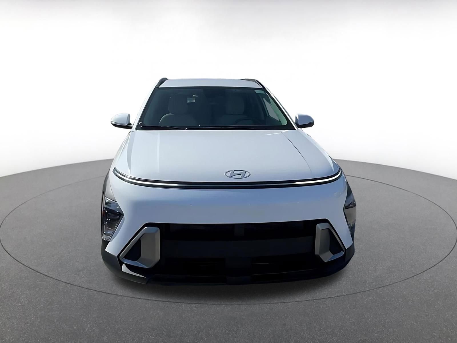Used 2025 Hyundai Kona SEL FWD image 4