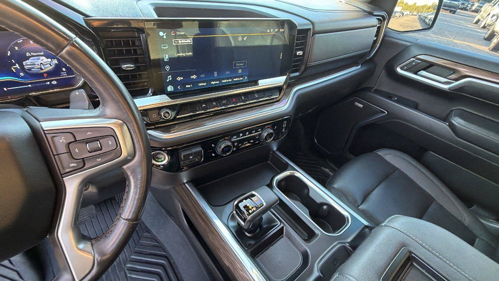 Used 2022 Chevrolet Silverado 1500 RST AWD/4WD image 5
