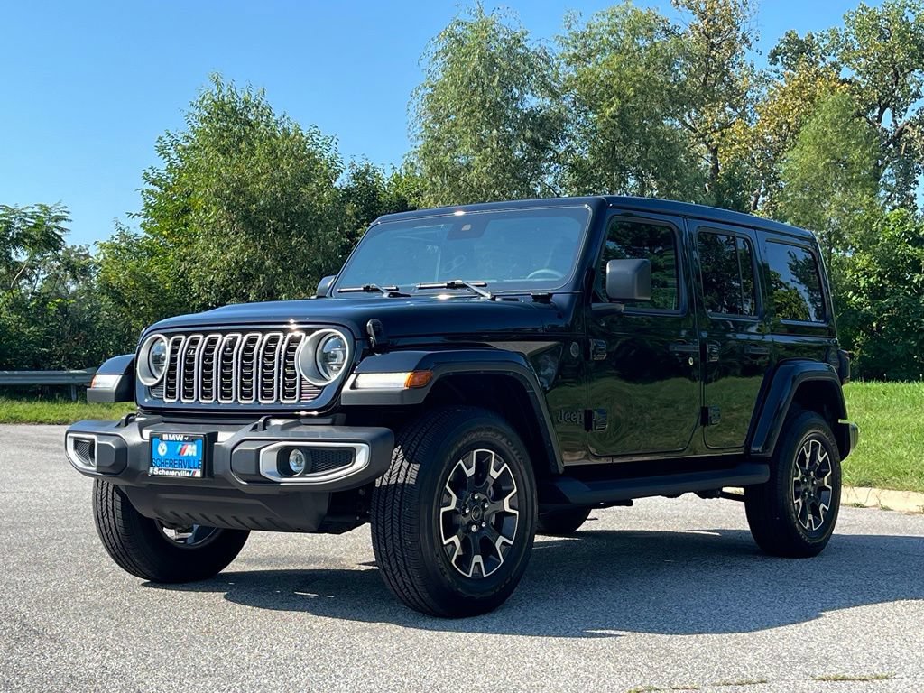Used 2025 Jeep Wrangler Unlimited Sahara AWD/4WD image 3