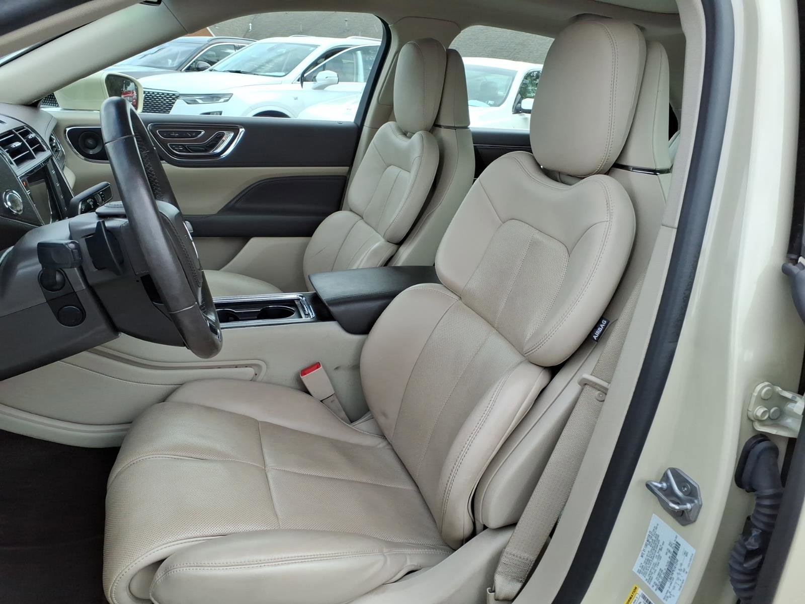 Used 2018 Lincoln Continental Reserve image 12