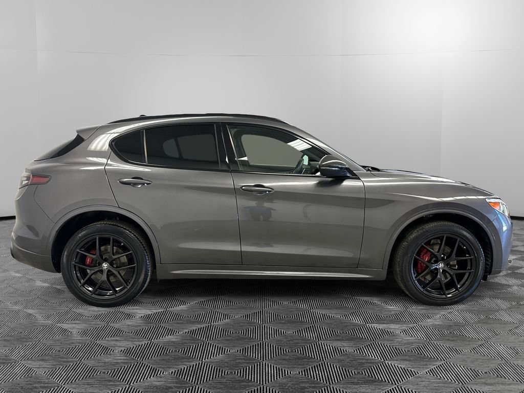 Used 2021 Alfa Romeo Stelvio Ti Sport AWD/4WD image 6