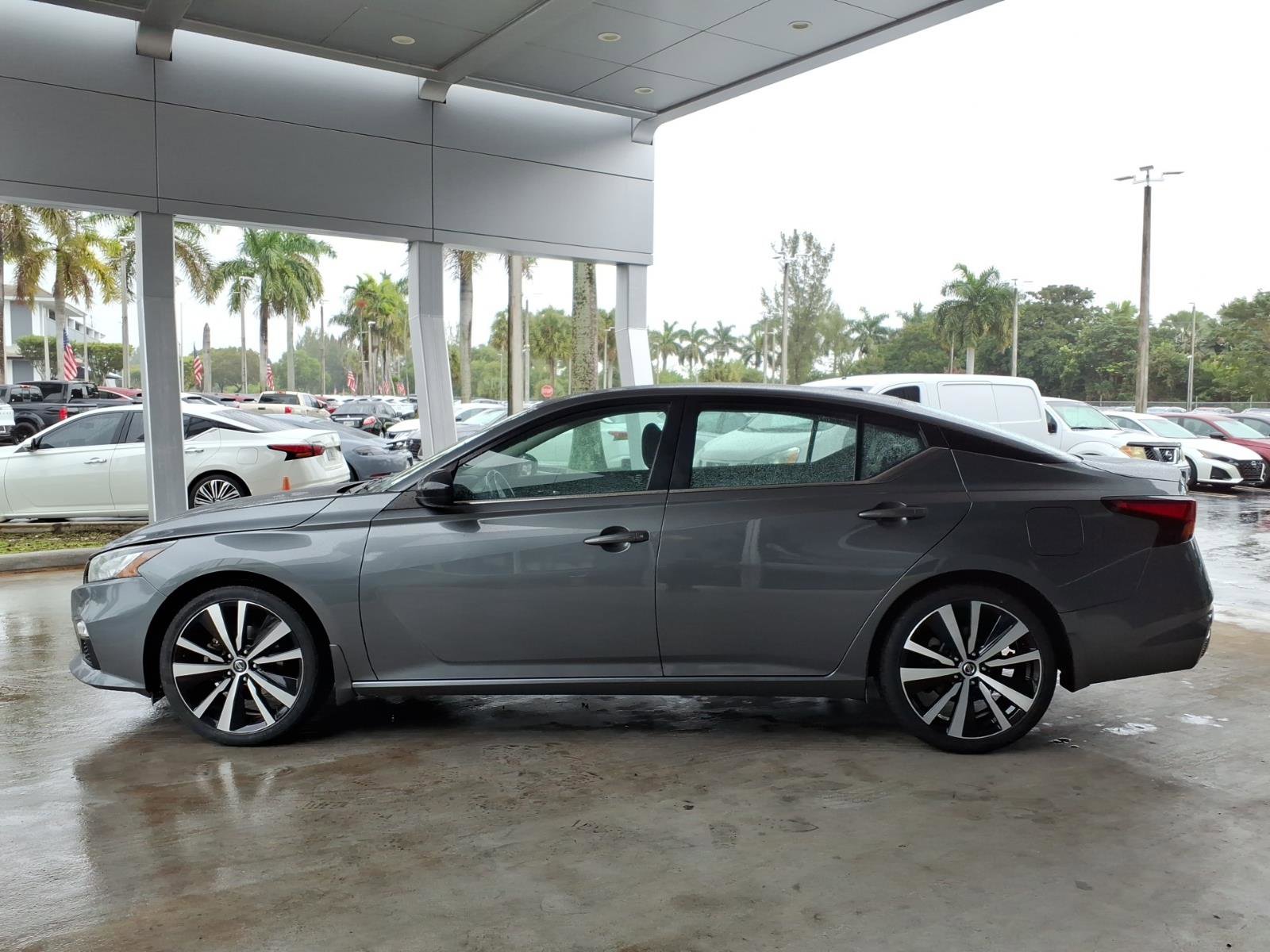 Certified 2021 Nissan Altima 2.5 SR image 2