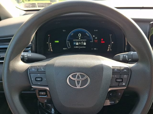 Used 2025 Toyota Camry LE FWD image 18