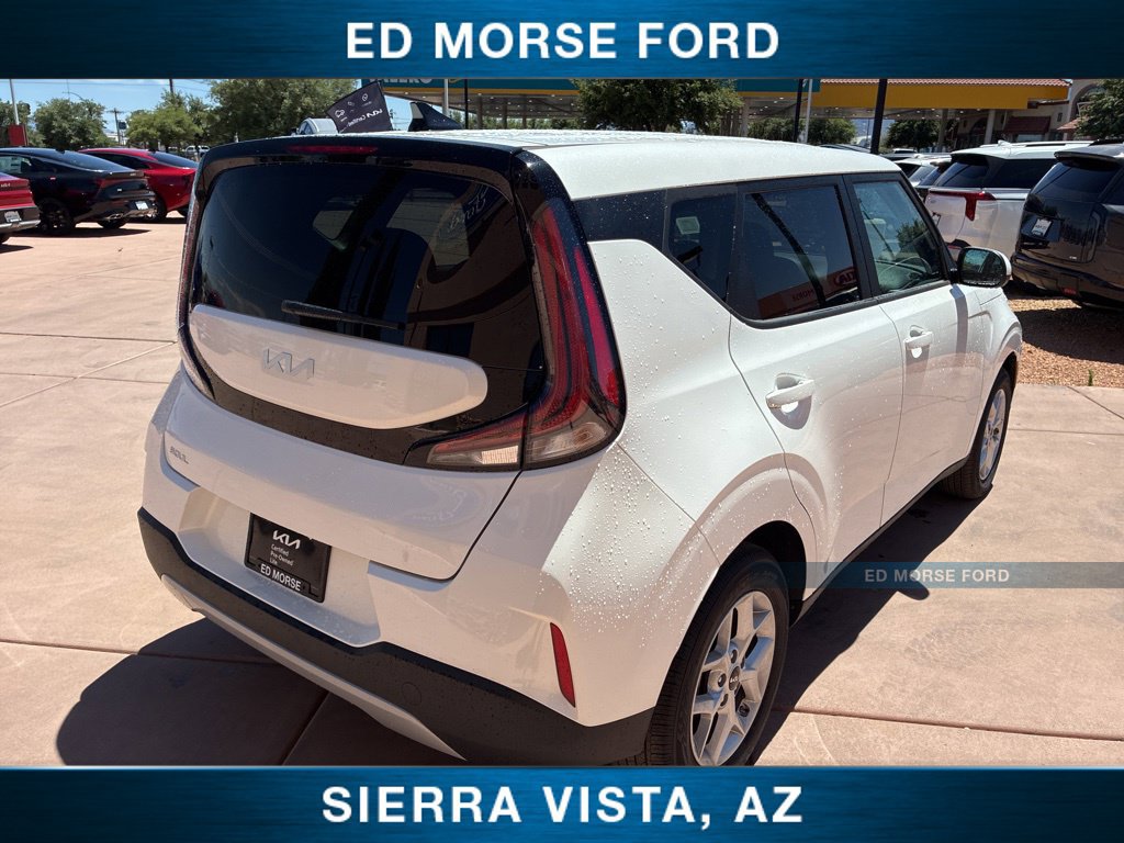 Used 2025 Kia Soul LX FWD image 8
