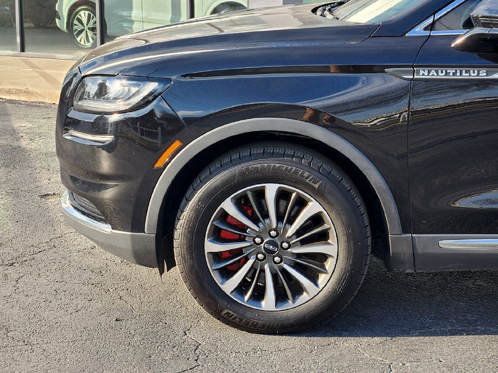Used 2023 Lincoln Nautilus Reserve AWD/4WD image 9