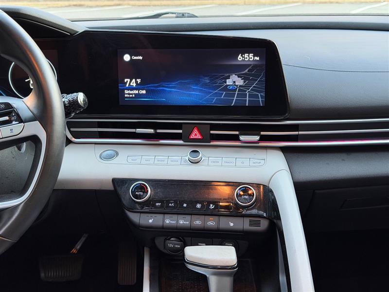 Used 2021 Hyundai Elantra Limited image 34