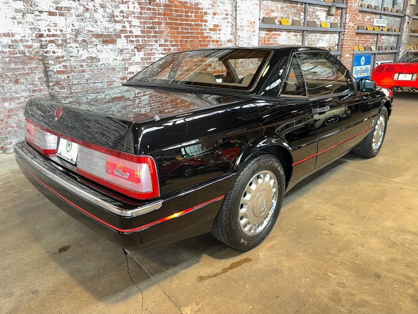 Used 1993 Cadillac Allante FWD image 5