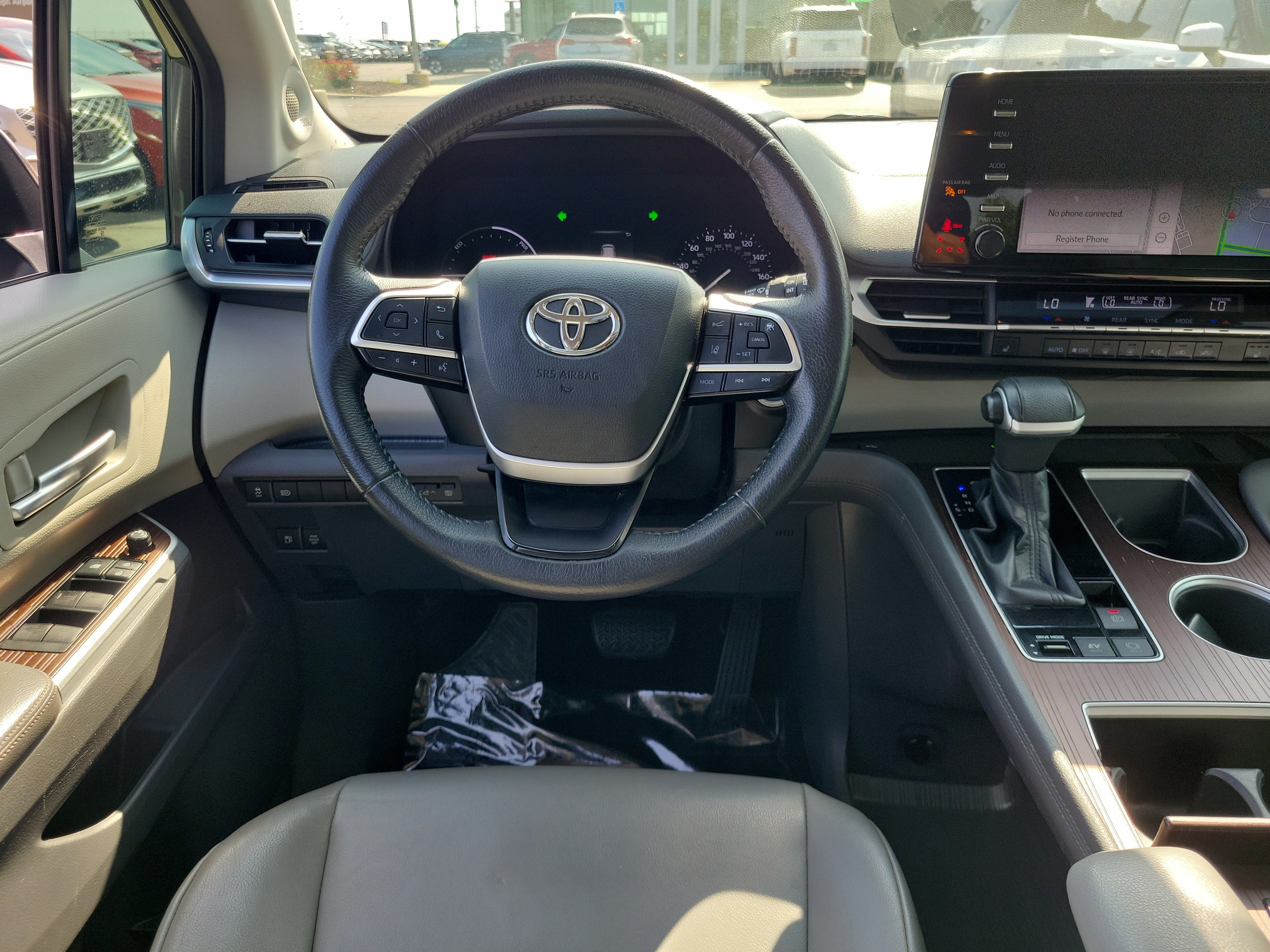 Used 2021 Toyota Sienna XLE w/ XLE Plus Package AWD/4WD image 10