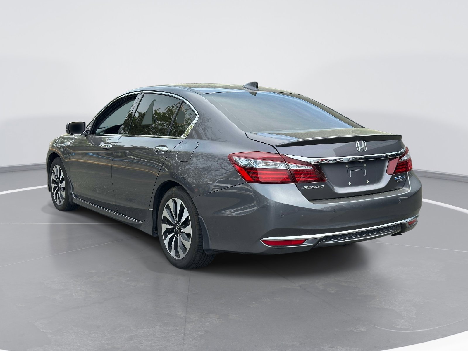 Used 2017 Honda Accord Touring image 7