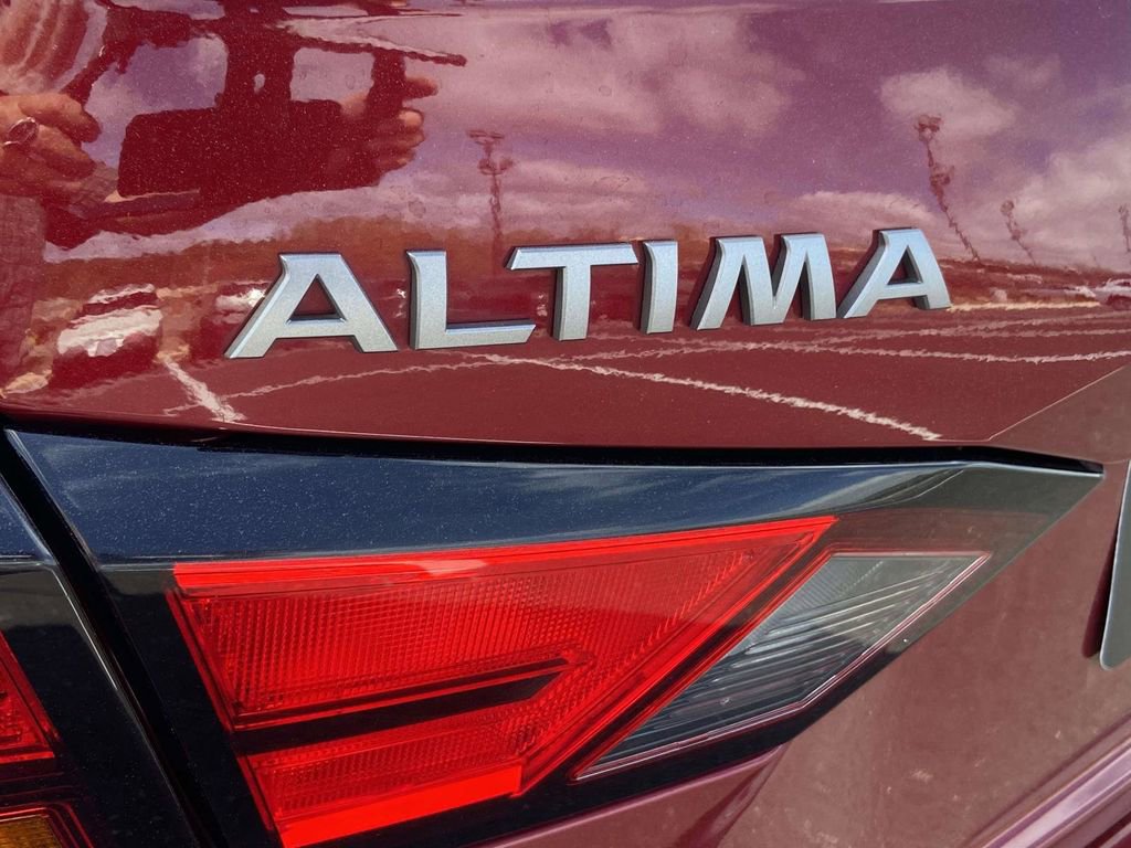 Used 2024 Nissan Altima 2.5 SV FWD image 10