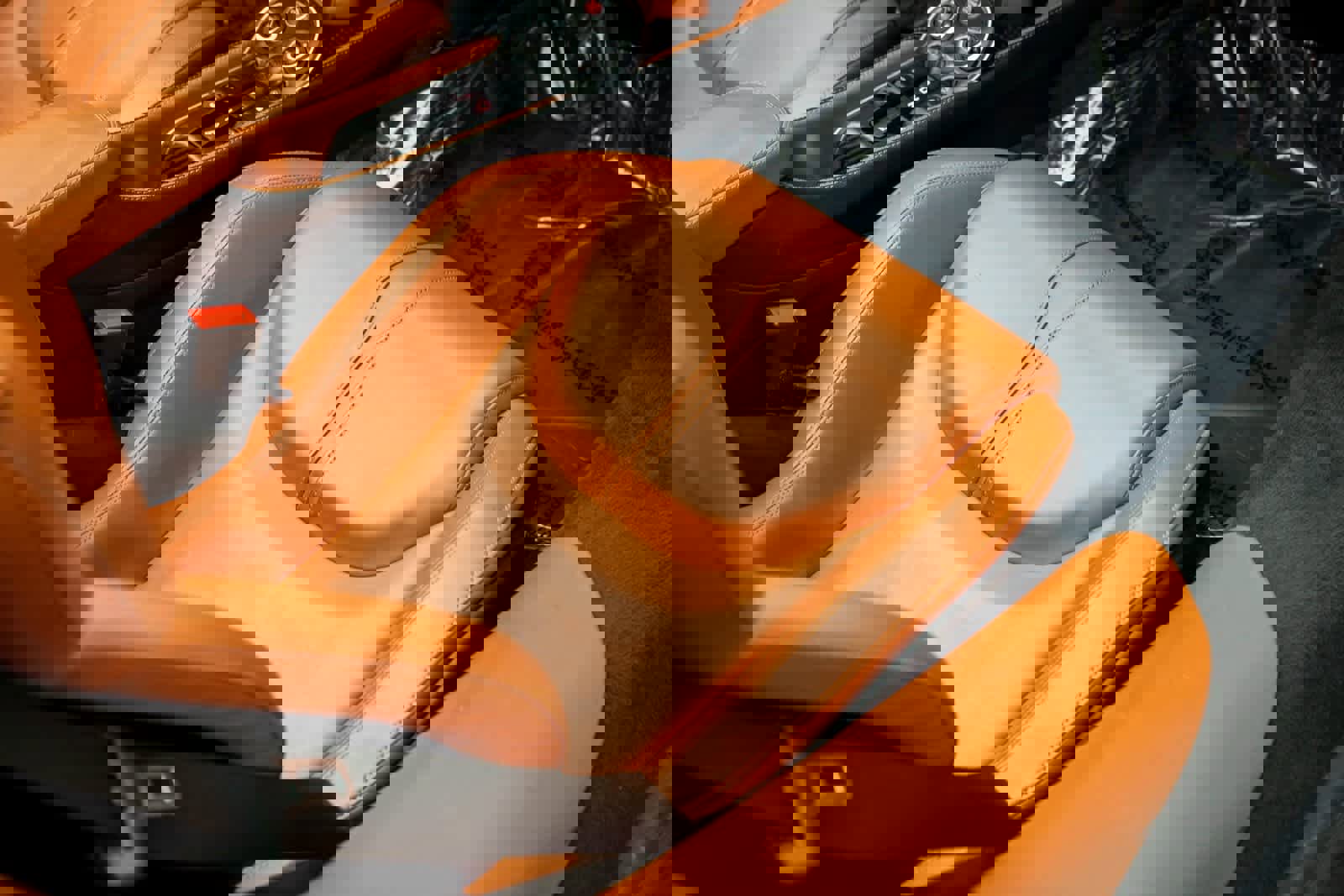 Used 2018 McLaren 570S Spider image 37