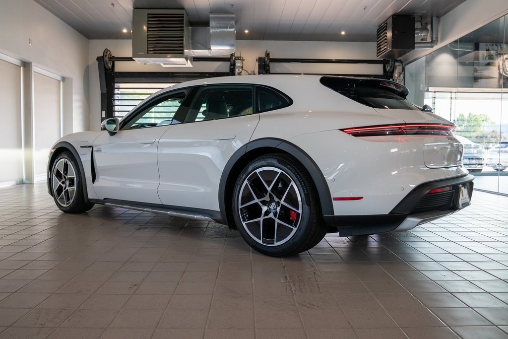 New 2025 Porsche Taycan 4S image 3