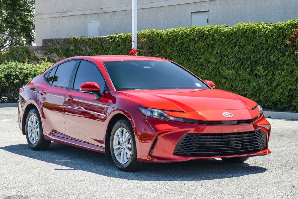 Used 2026 Toyota Camry LE w/ Convenience Package FWD image 3