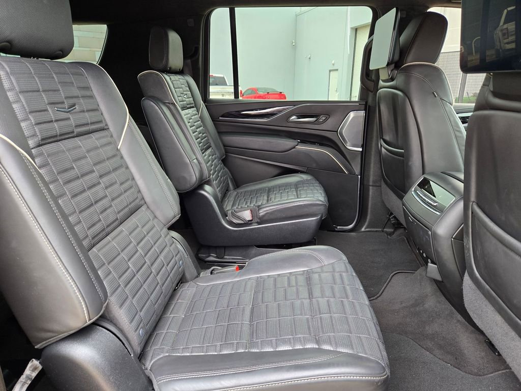 Certified 2024 Cadillac Escalade ESV V w/ LPO, ONYX Package image 30