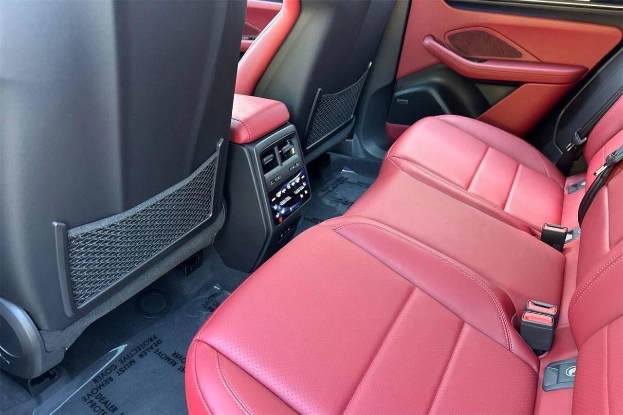 New 2025 Porsche Macan 4S Electric image 91